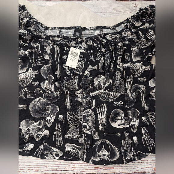 Hot Topic Social Collision Skeleton Bones Crop Top Plus Size 4 4X NEW - Picture 5 of 9